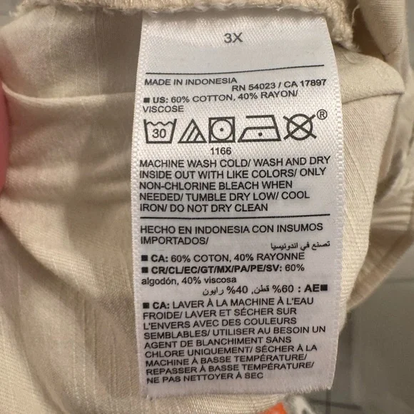 Old Navy Cream Cargo Pants - Picture 6 of 6